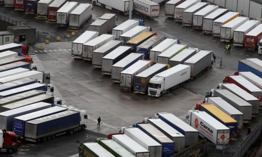 Εγκλωβισμένοι Έλληνες οδηγοί στο Ντόβερ